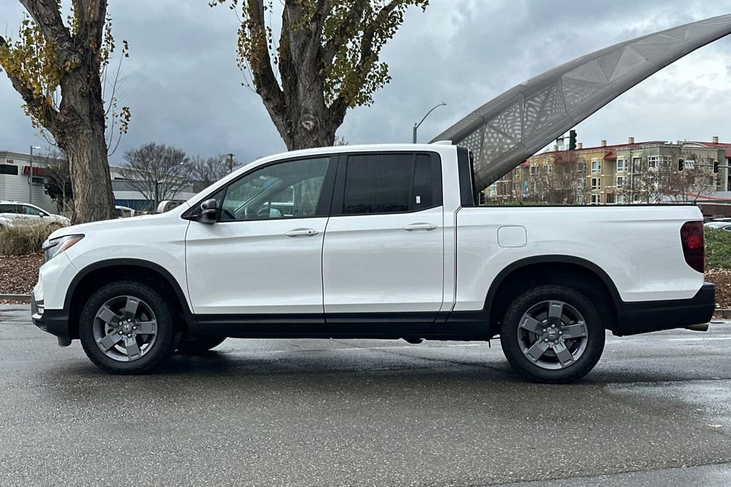 Used 2025 Honda Ridgeline TrailSport image 7