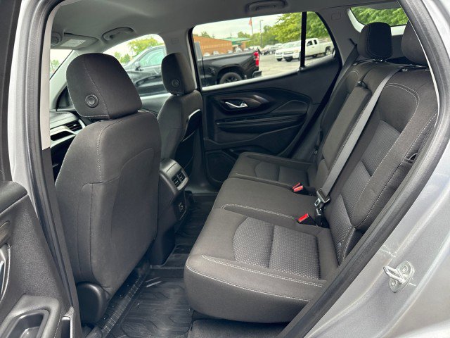 Used 2024 GMC Terrain SLE w/ Driver Convenience Package image 24