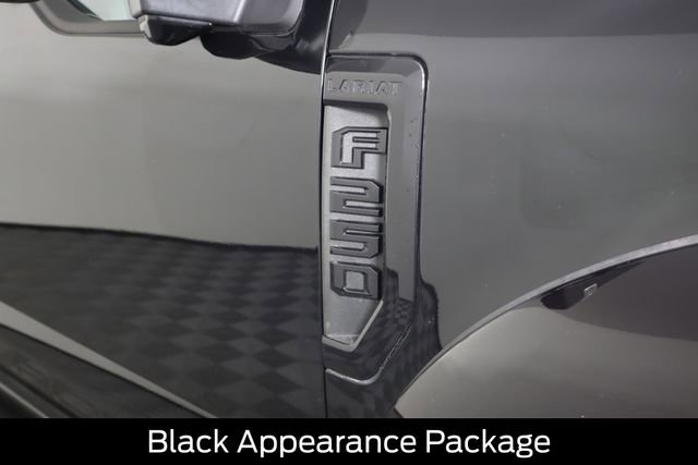 Used 2022 Ford F250 Lariat w/ Black Appearance Package image 19