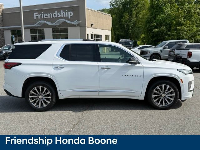 Used 2023 Chevrolet Traverse Premier FWD image 3