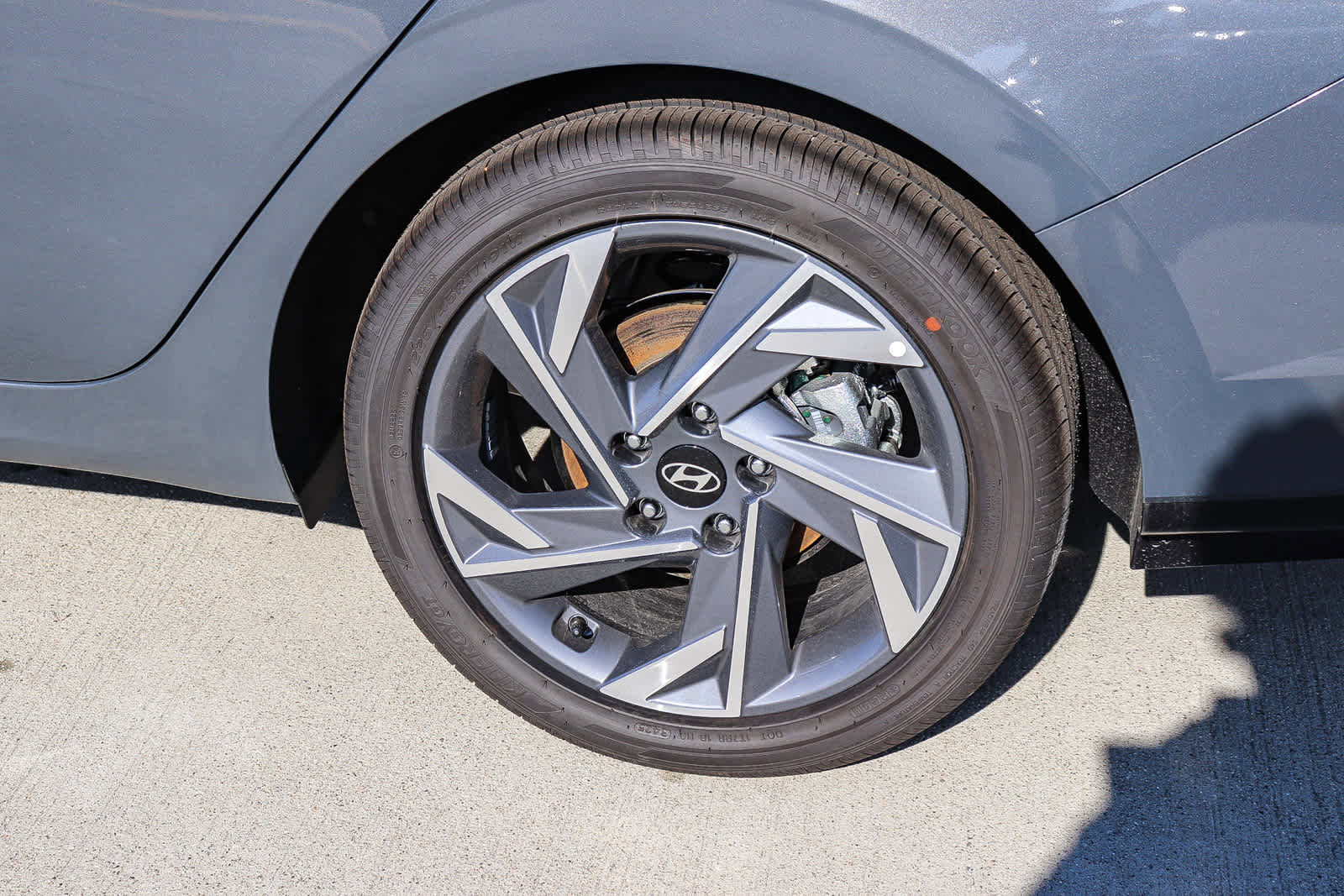 New 2026 Hyundai Elantra Limited FWD image 11