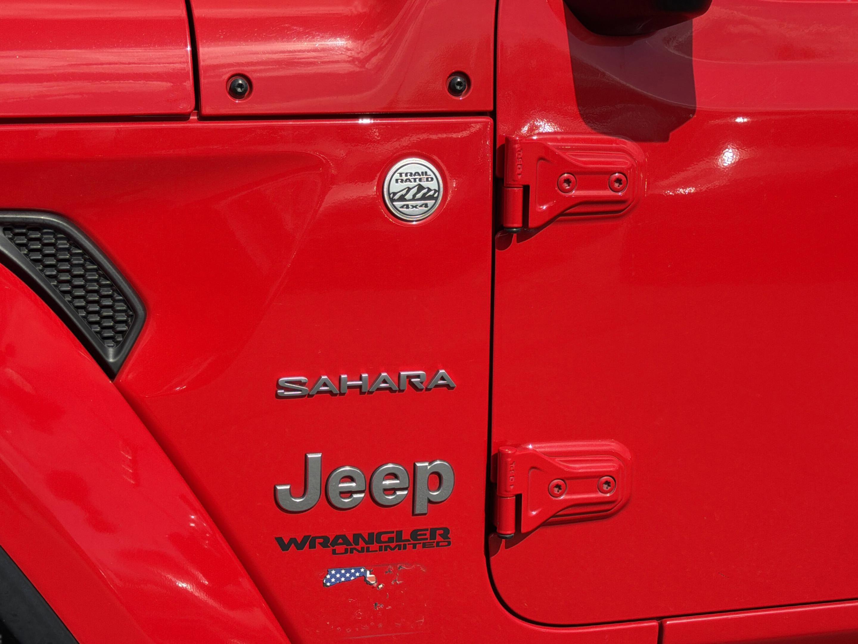 Used 2018 Jeep Wrangler Unlimited Sahara w/ Cold Weather Group image 14