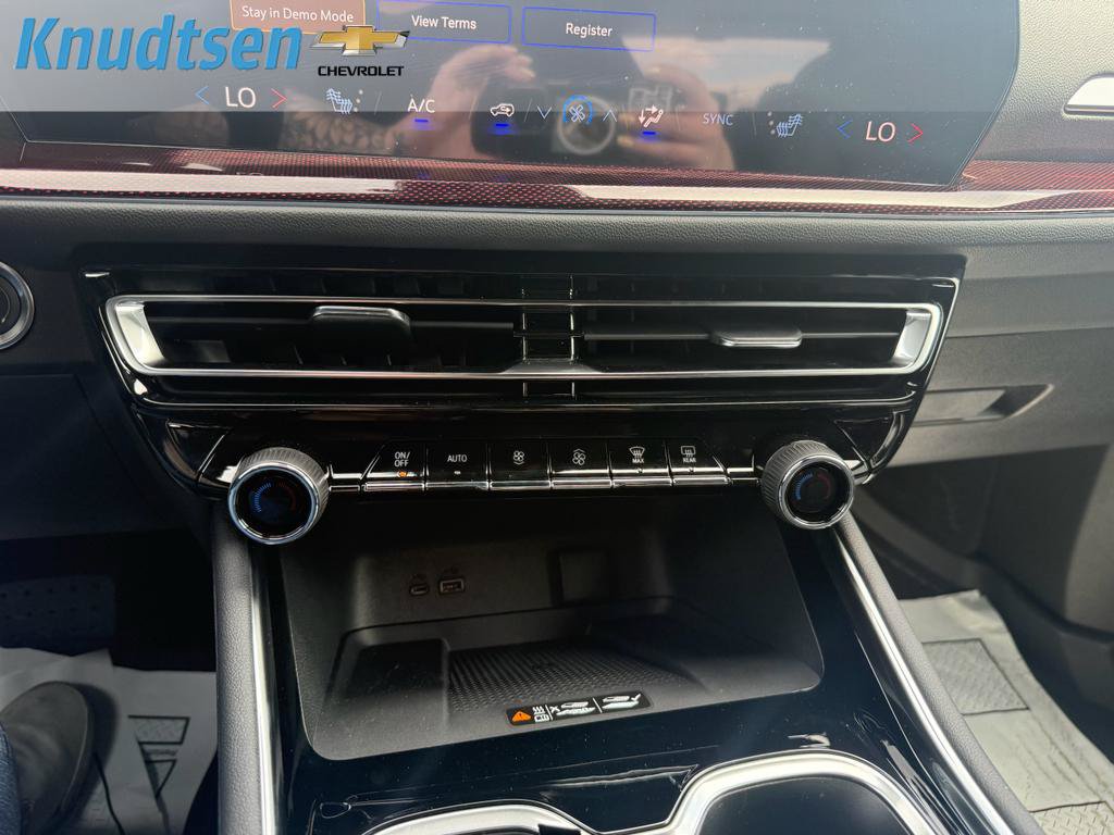 New 2026 Chevrolet Traverse Z71 w/ Enhanced Driving Package AWD/4WD image 24