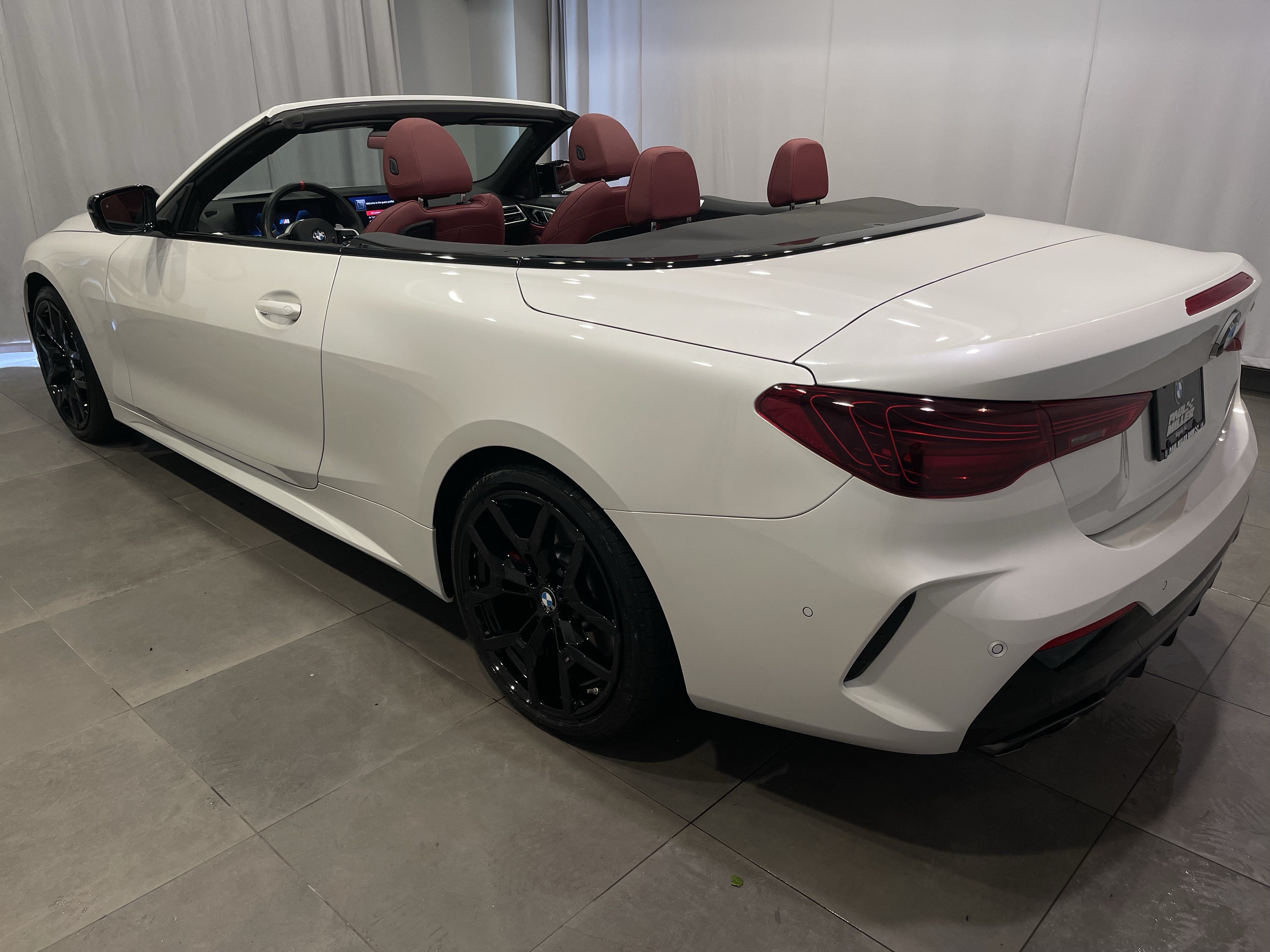 Used 2027 BMW M440i Convertible RWD image 29