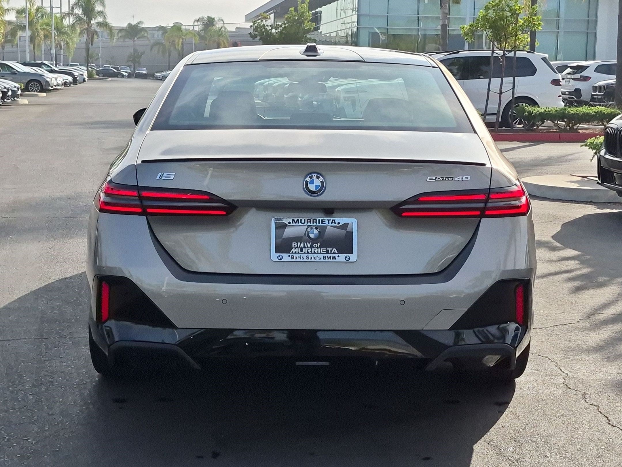 Used 2024 BMW i5 eDrive40i w/ M Sport Package RWD image 9