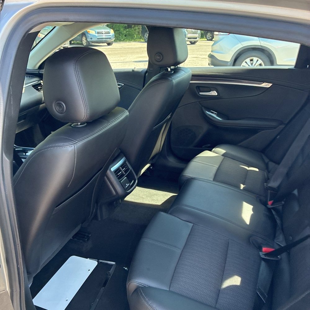Used 2018 Chevrolet Impala LT w/ Sunroof and Spoiler Package FWD image 6