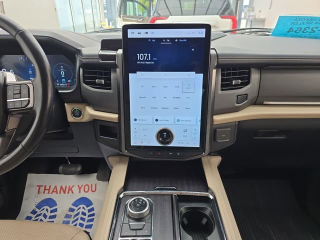 Used 2023 Ford Expedition Max Platinum image 17