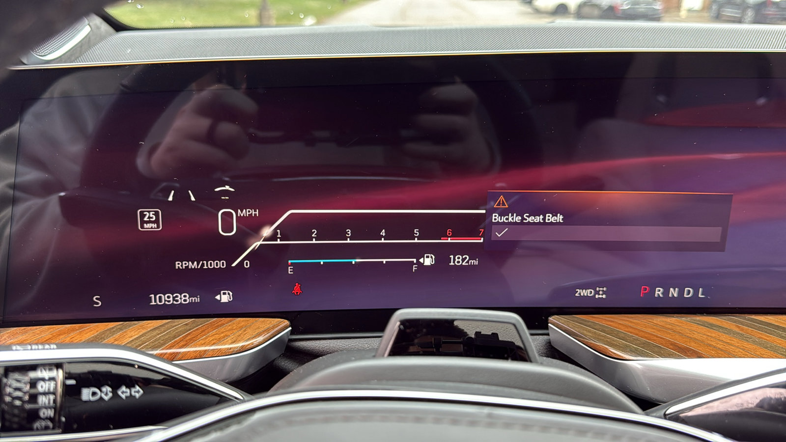 Used 2025 Cadillac Escalade Premium Luxury Platinum image 14