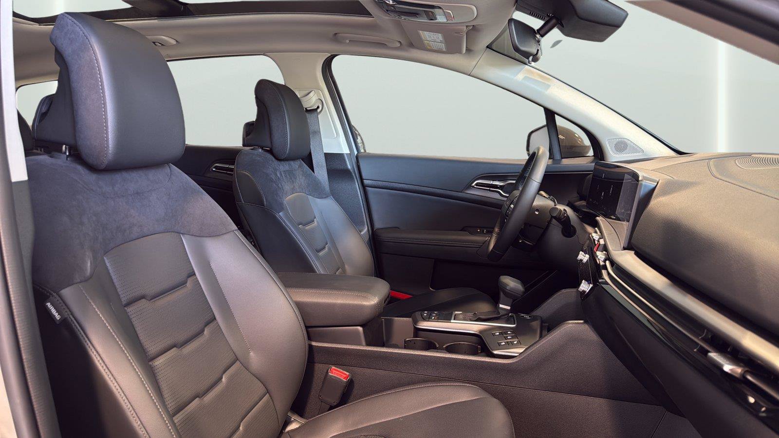 Used 2026 Kia Sportage SX AWD/4WD image 16