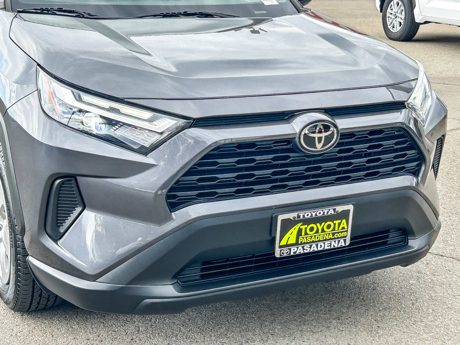 Used 2023 Toyota RAV4 LE FWD image 5