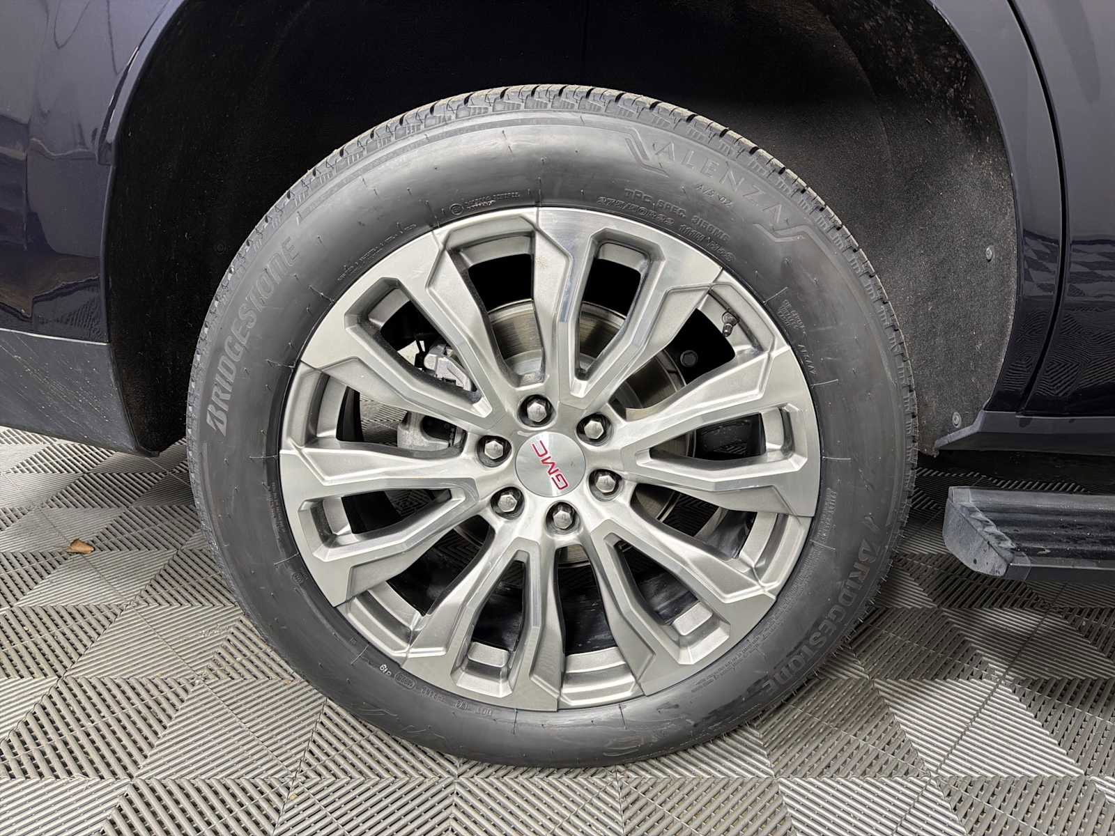 Certified 2023 GMC Yukon Denali image 32