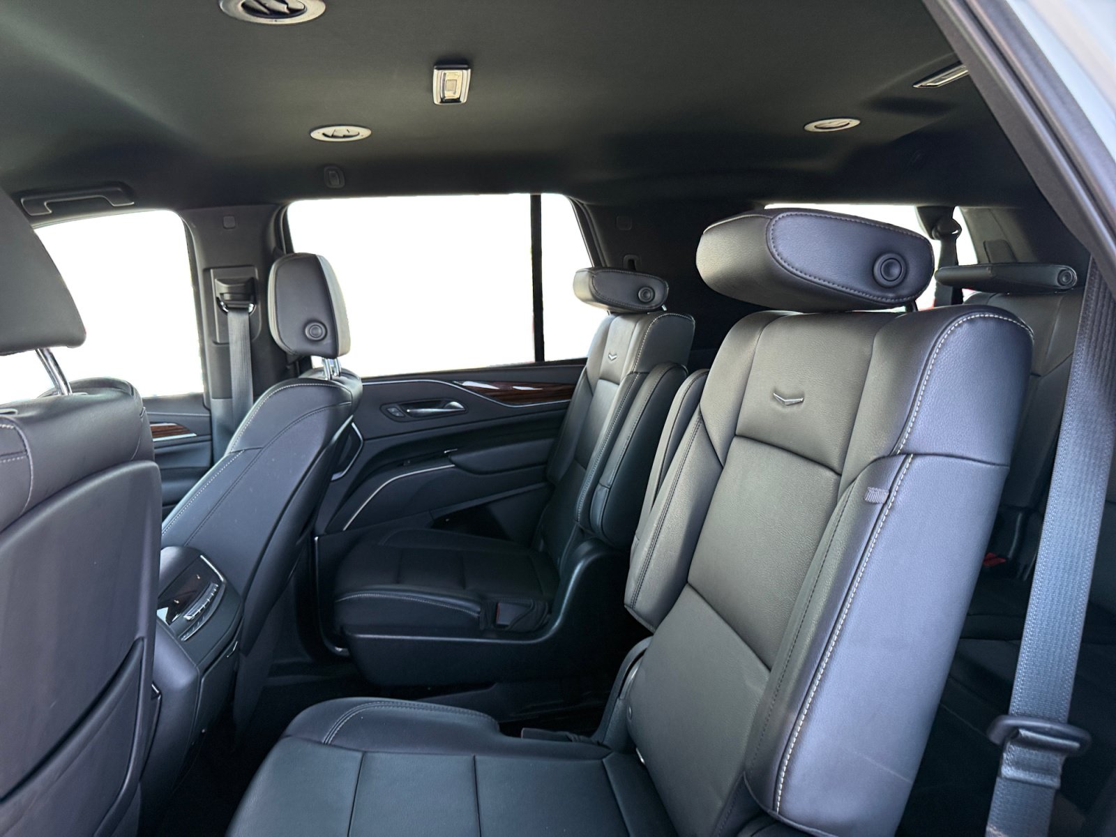 Used 2022 Cadillac Escalade Luxury RWD image 11