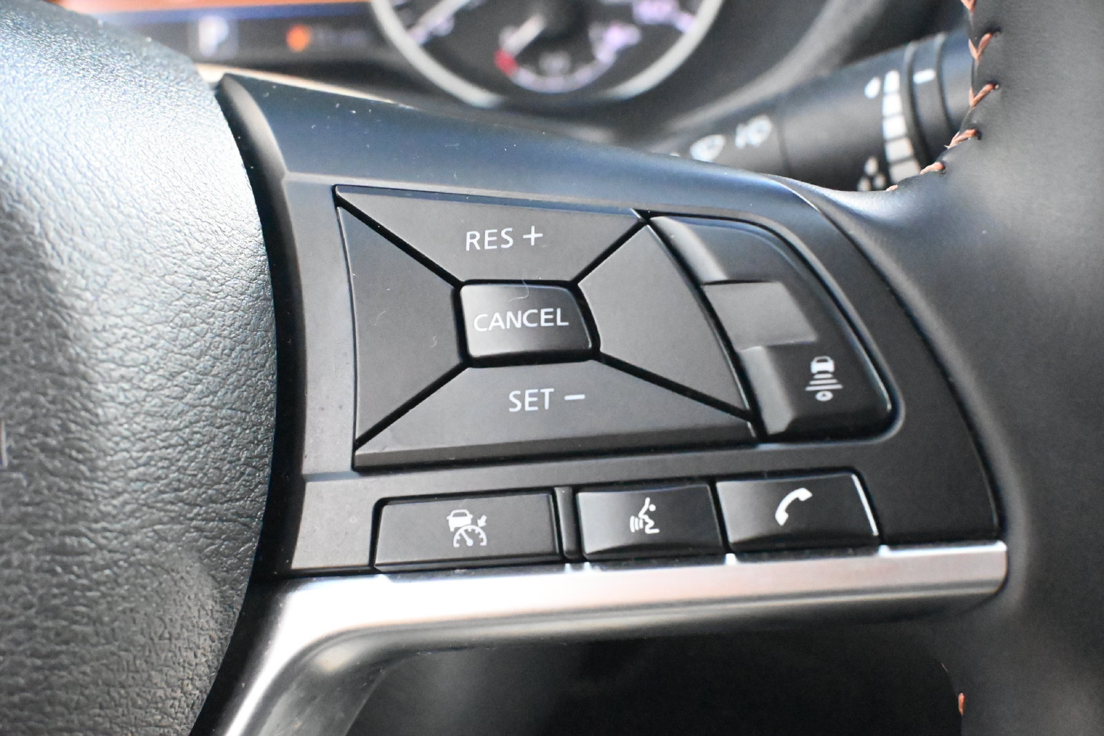 Used 2025 Nissan Sentra SR FWD image 14