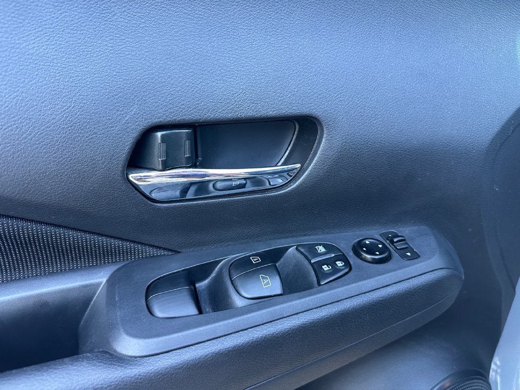 Used 2022 Nissan Kicks SV FWD image 10
