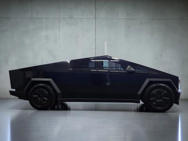 Used 2024 Tesla Cybertruck AWD Crew Cab image 4