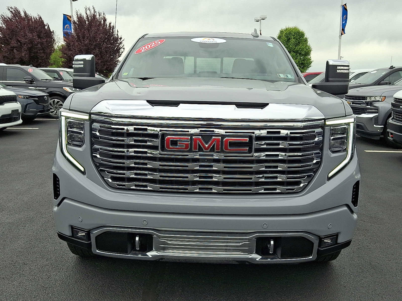 Used 2025 GMC Sierra 1500 Denali w/ Denali Reserve Package AWD/4WD image 2