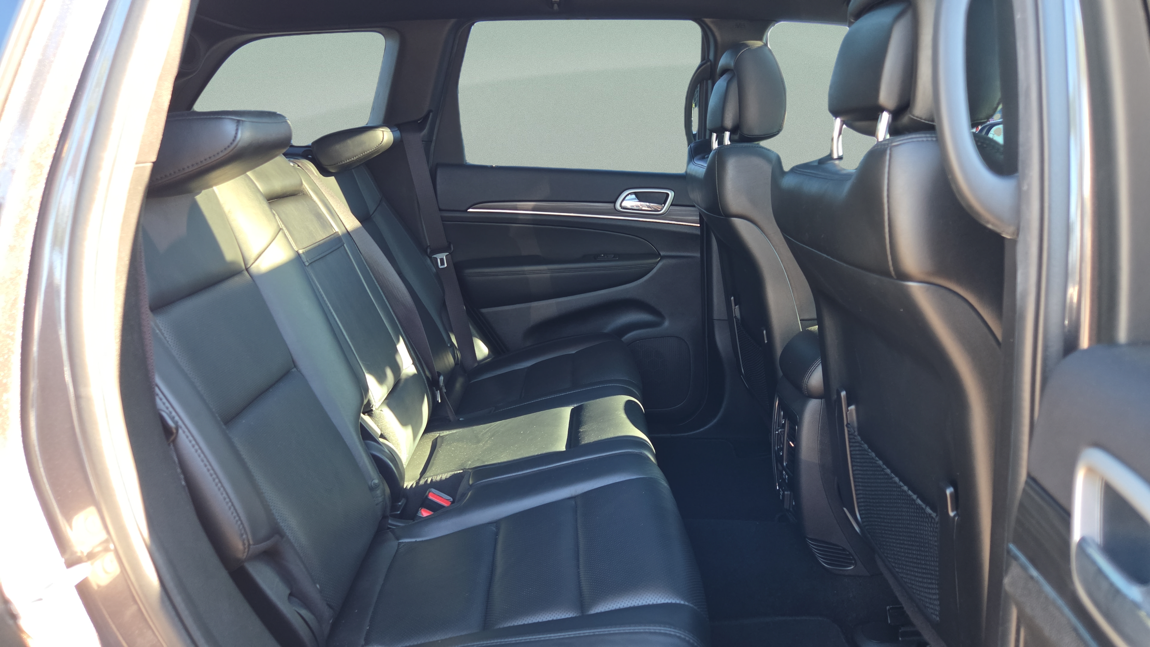 Used 2021 Jeep Grand Cherokee Limited w/ Luxury Group II RWD image 16