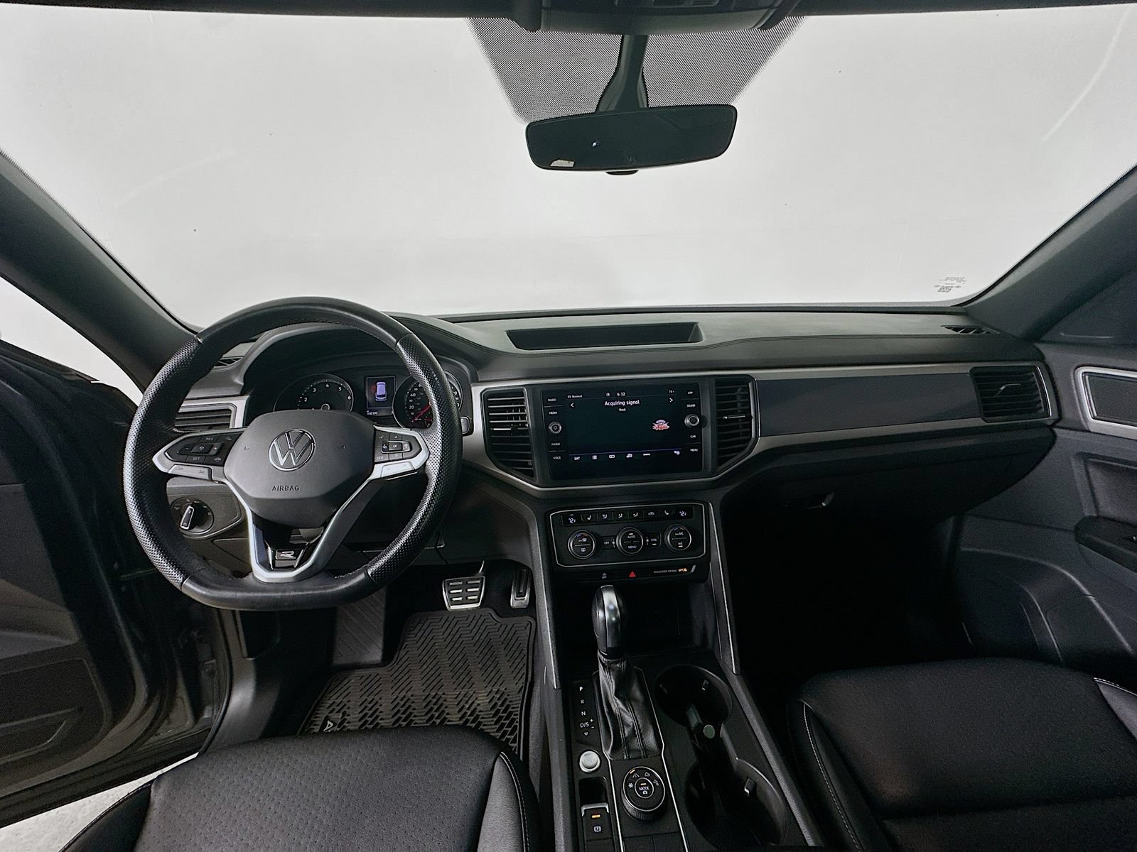 Used 2020 Volkswagen Atlas Cross Sport SE w/ Panoramic Sunroof Package AWD/4WD image 15