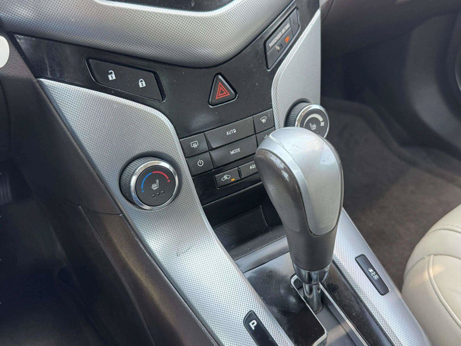 Used 2011 Chevrolet Cruze LTZ FWD image 31