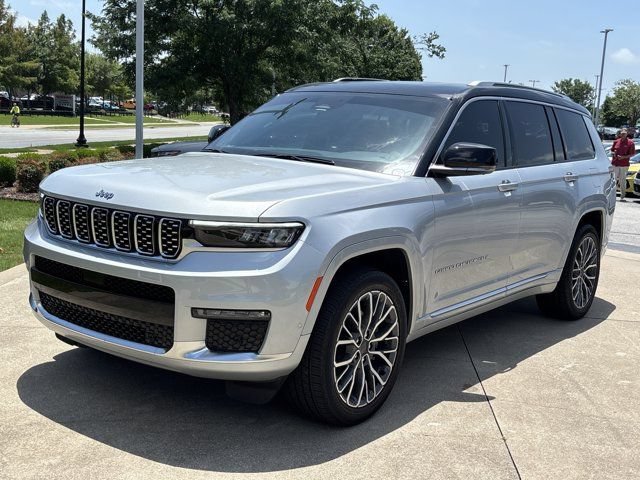Used 2024 Jeep Grand Cherokee L Summit AWD/4WD image 11