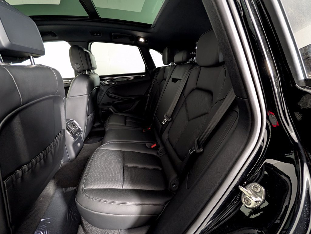 New 2026 Porsche Macan AWD/4WD image 24