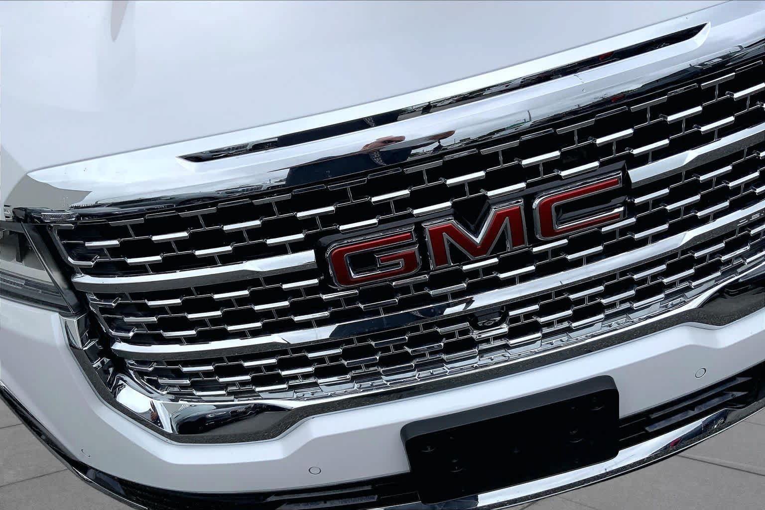 Used 2023 GMC Acadia Denali w/ Denali Technology Package AWD/4WD image 32