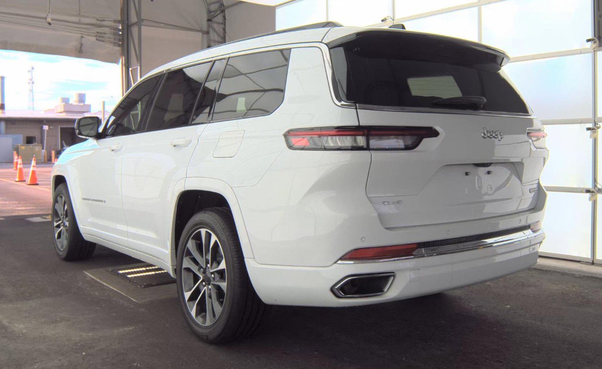 Used 2024 Jeep Grand Cherokee L Overland w/ Rear Seat Video Group I image 6