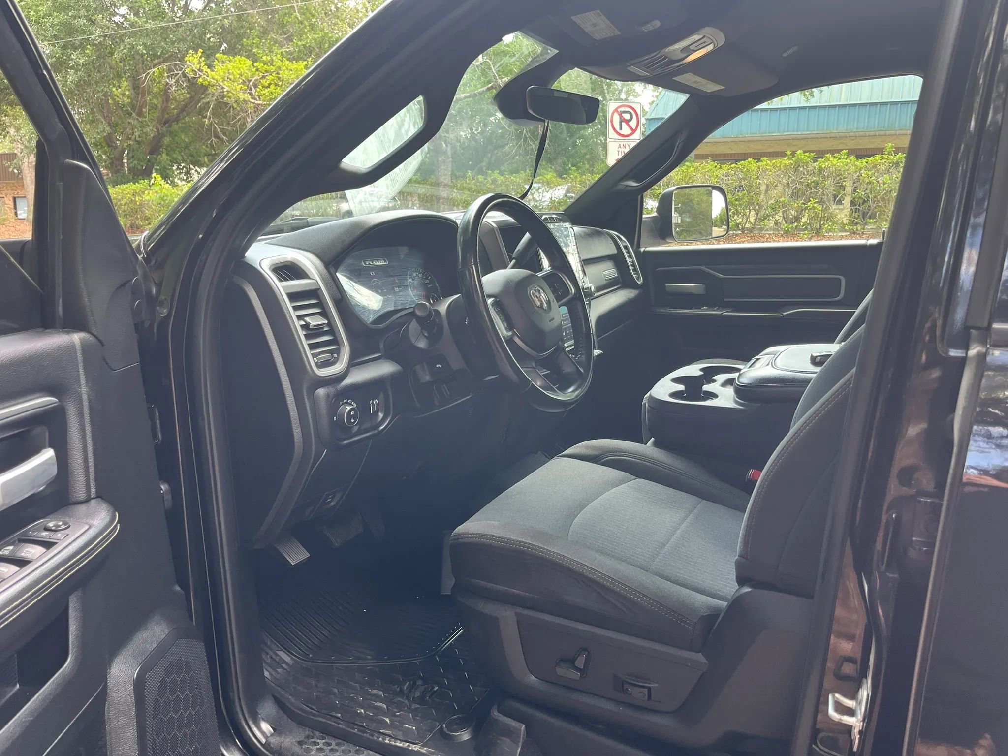 Used 2021 RAM 3500 Big Horn w/ Level B Equipment Group AWD/4WD image 17
