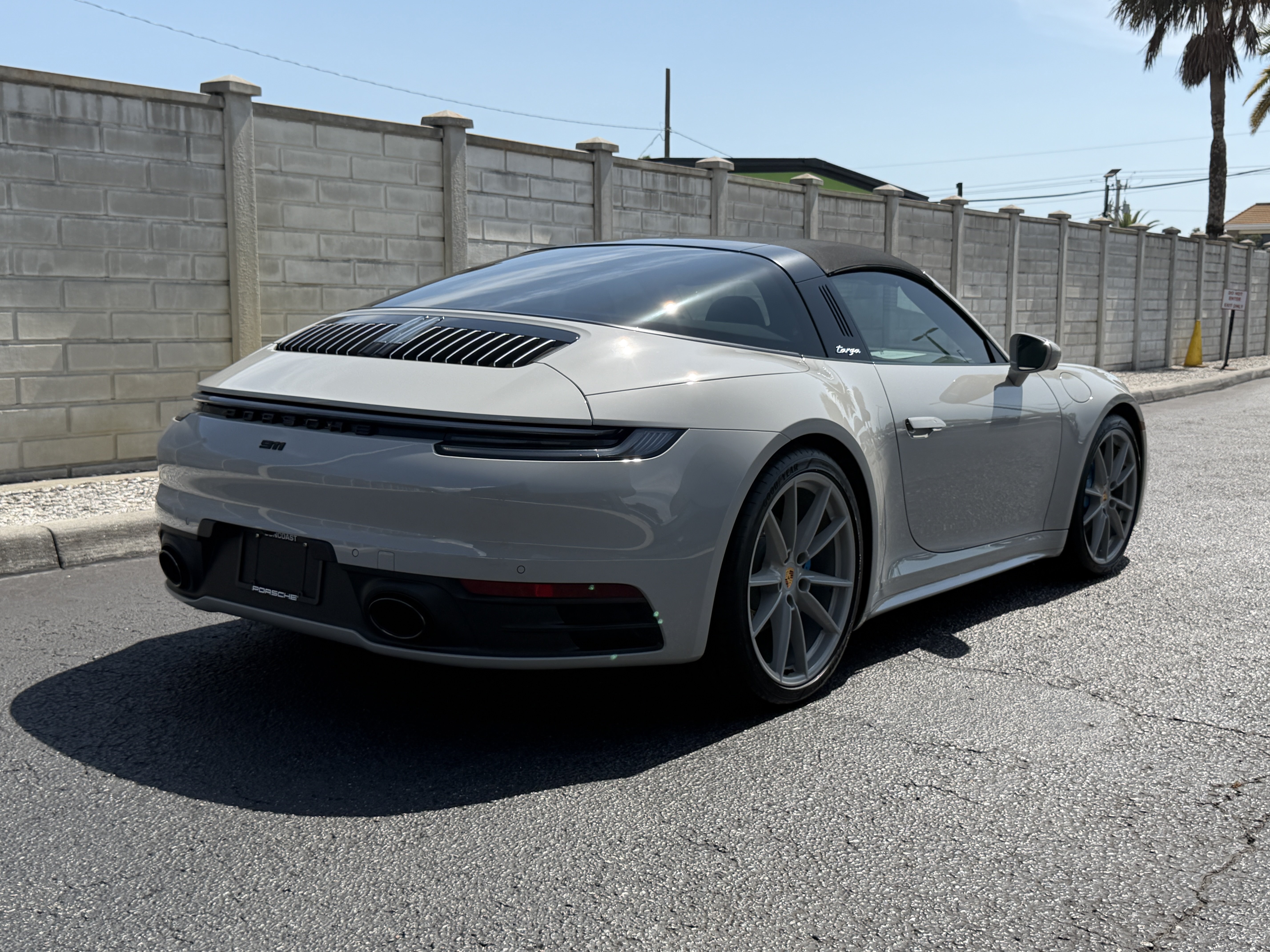 Certified 2022 Porsche 911 Targa 4 AWD/4WD image 6