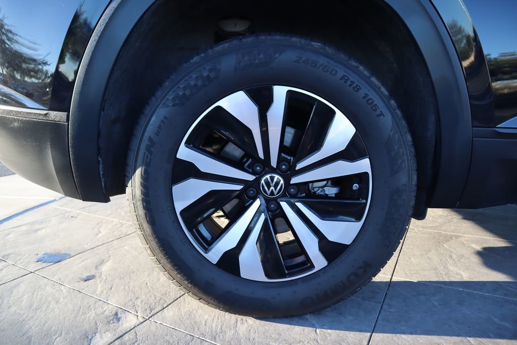 Used 2024 Volkswagen Atlas Cross Sport SE image 30