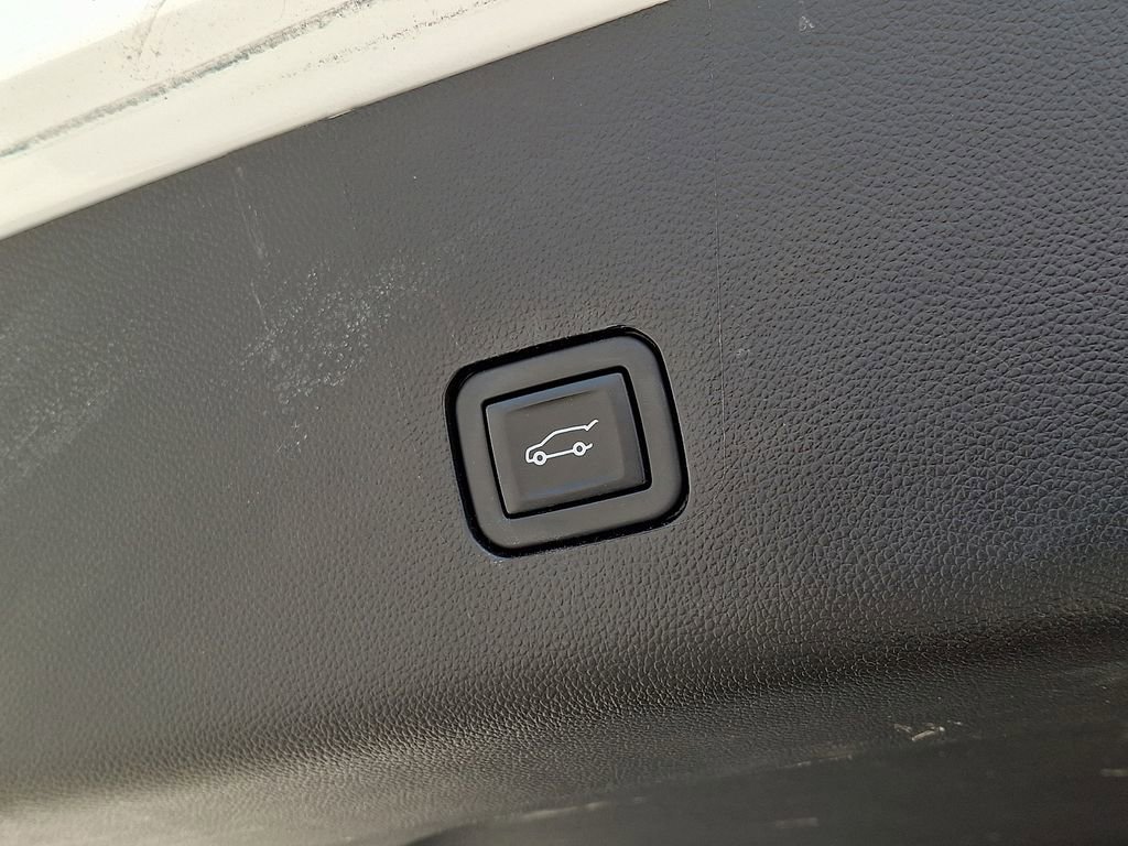 Used 2021 Chevrolet Traverse LT AWD/4WD image 28