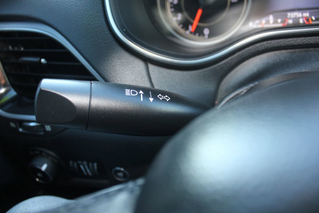 Used 2019 Jeep Cherokee Limited AWD/4WD image 9