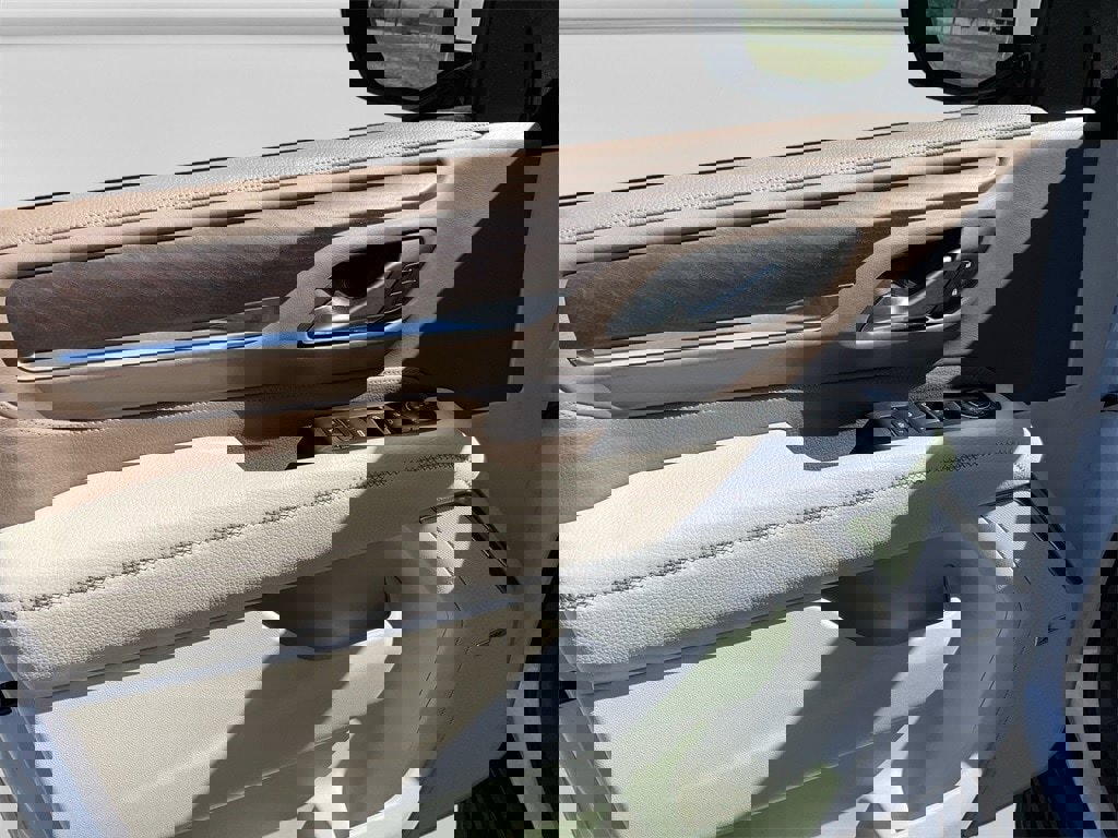 Used 2024 GMC Yukon XL Denali w/ Max Trailering Package image 13