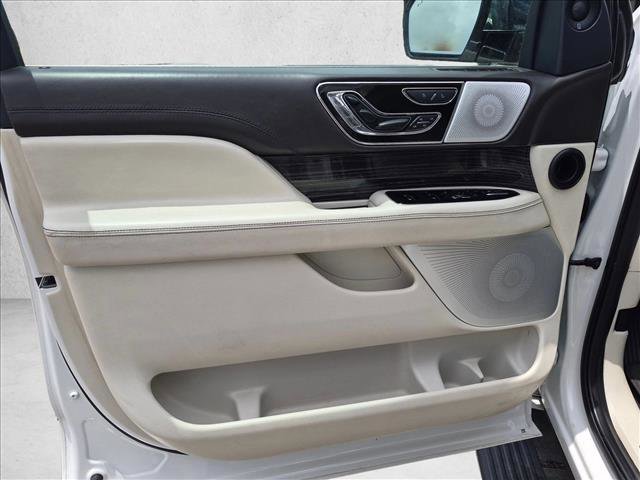 Used 2024 Lincoln Navigator L Black Label AWD/4WD image 8