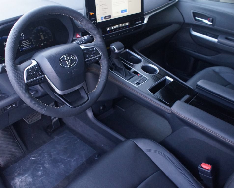 Certified 2026 Toyota Sienna XLE Woodland Edition AWD/4WD image 26