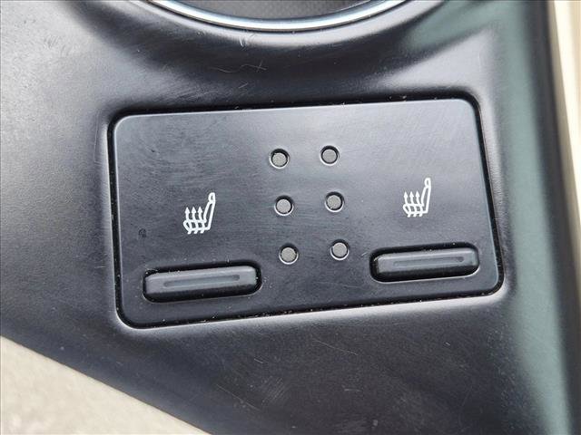Used 2019 Toyota Camry XLE image 9