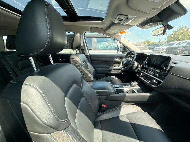 Used 2023 Nissan Pathfinder SL w/ SL Premium Package AWD/4WD image 11