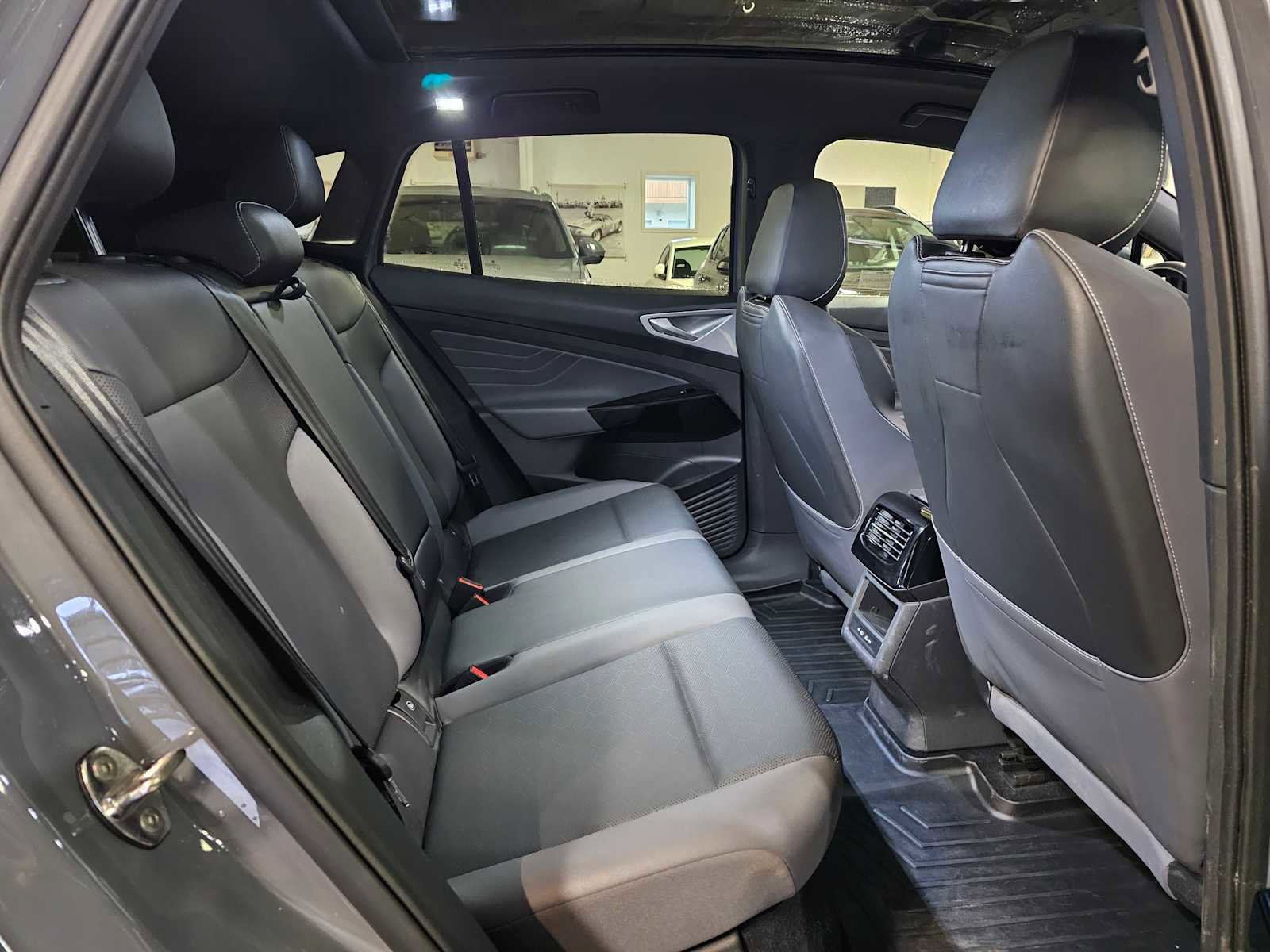 Used 2023 Volkswagen ID.4 Pro S image 12