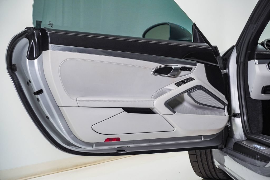 Used 2024 Porsche 718 Boxster RWD image 33