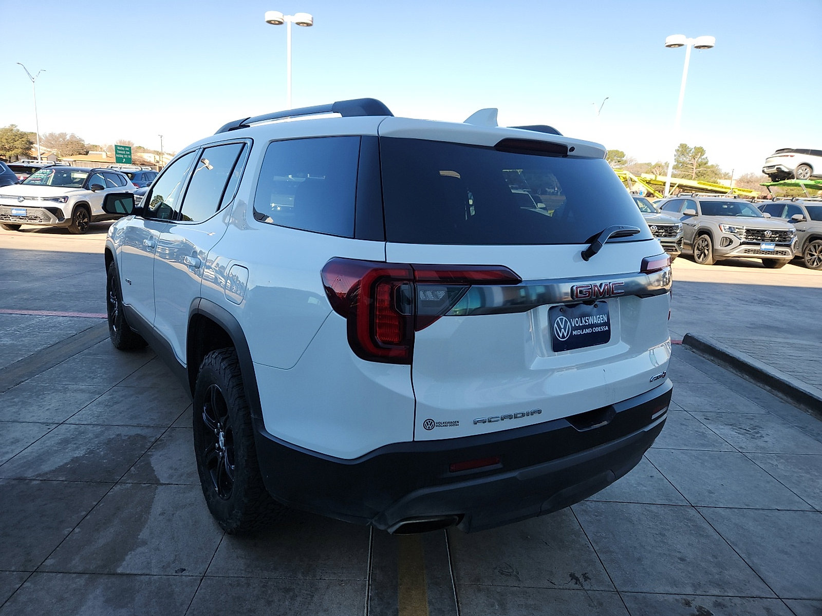 Used 2023 GMC Acadia AT4 w/ Technology Package image 5