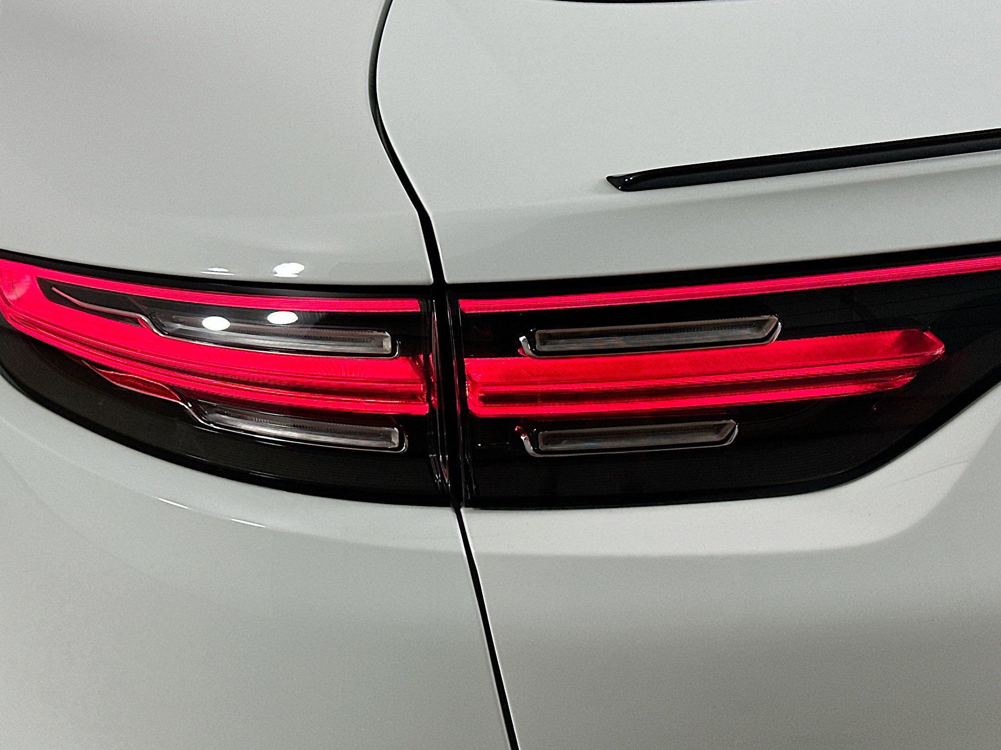 Used 2021 Porsche Cayenne Coupe image 11