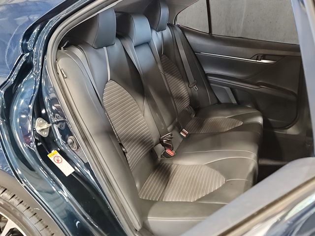 Used 2018 Toyota Camry SE FWD image 19