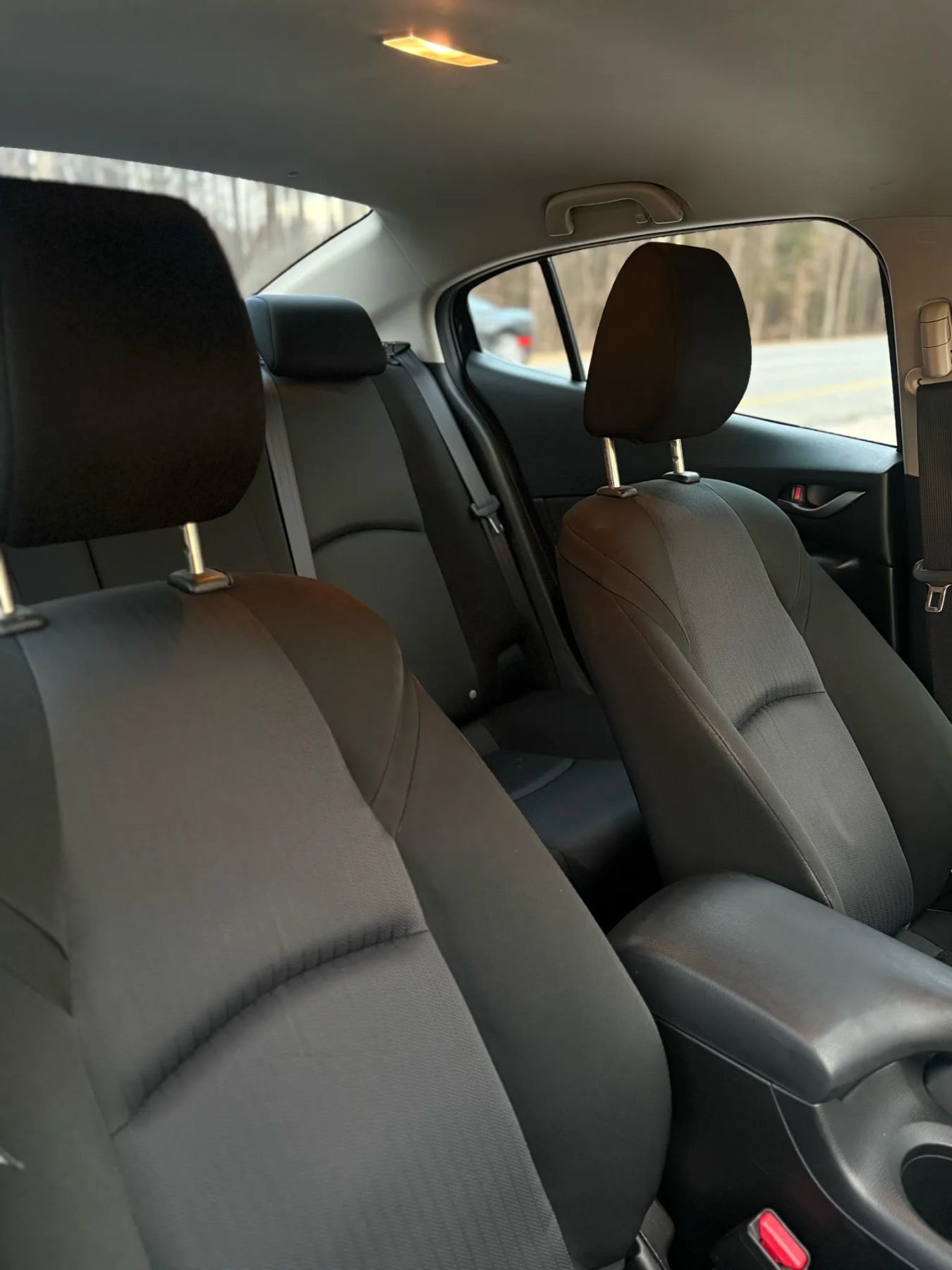 Used 2014 MAZDA MAZDA3 i Sport image 18