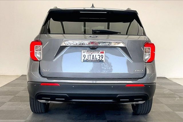 Used 2023 Ford Explorer XLT AWD/4WD image 3