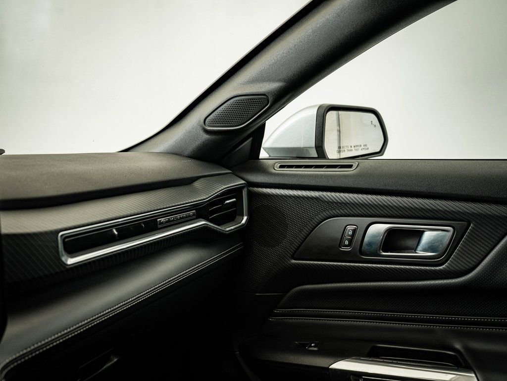 Used 2025 Ford Mustang Premium image 38