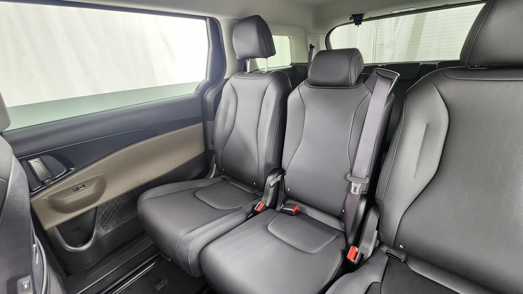 New 2027 Kia Carnival FWD image 14