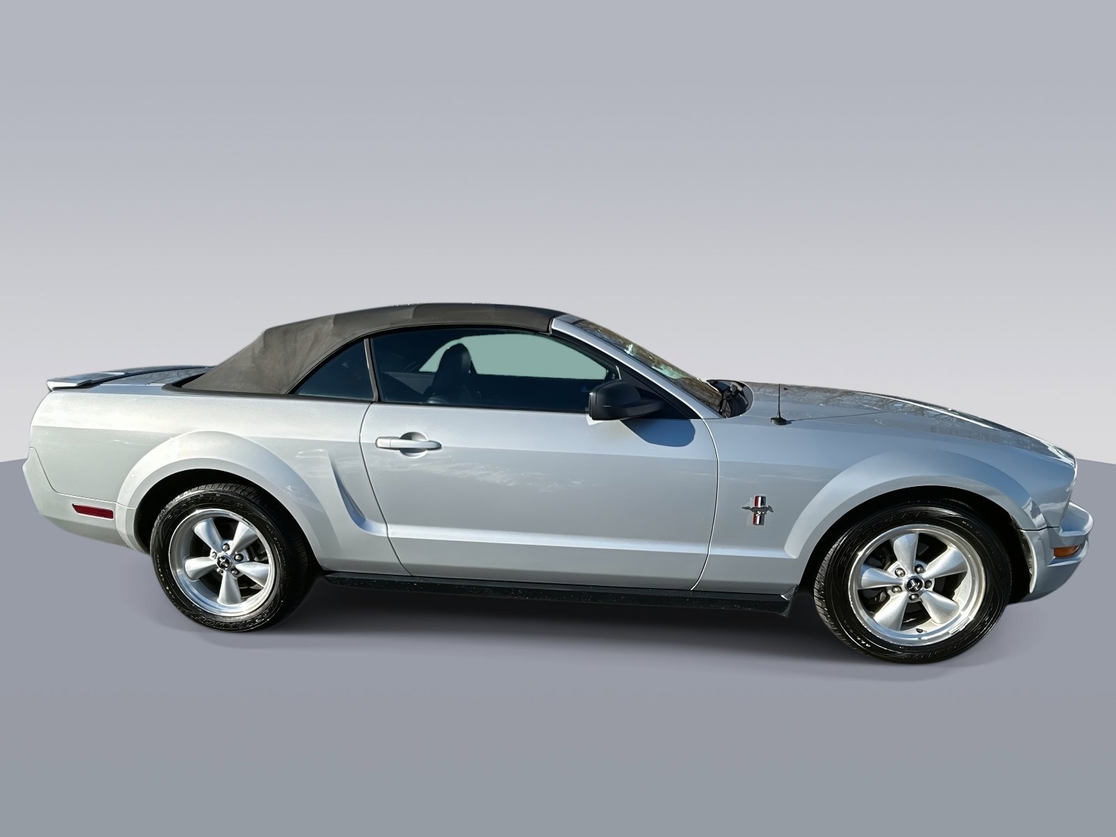 Used 2007 Ford Mustang Premium image 2