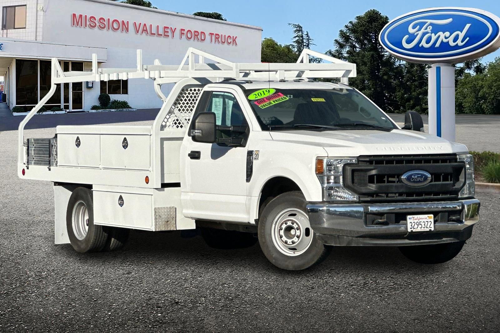 Used 2020 Ford F350 XL w/ Power Equipment Group image 2