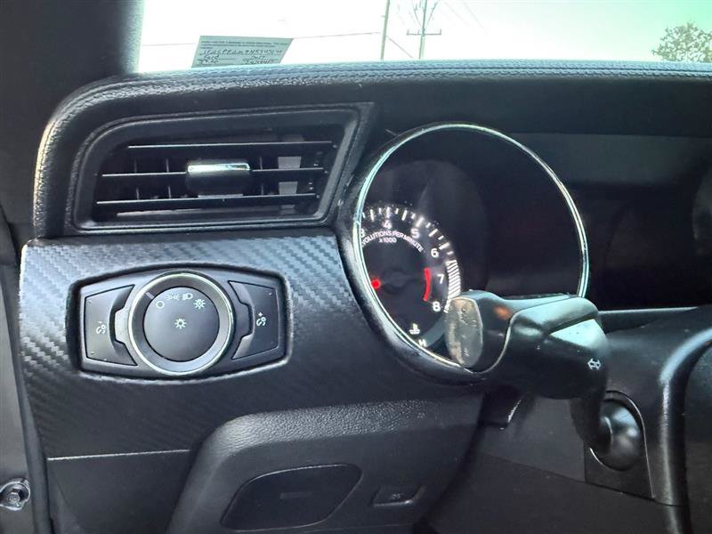 Used 2017 Ford Mustang Coupe RWD image 20