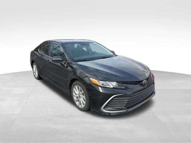 Used 2024 Toyota Camry LE image 8